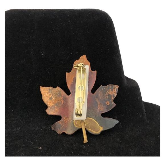 Vintage Gold Tone Metal Textured Maple Leaf Pin Brooch - Picture 10 of 10